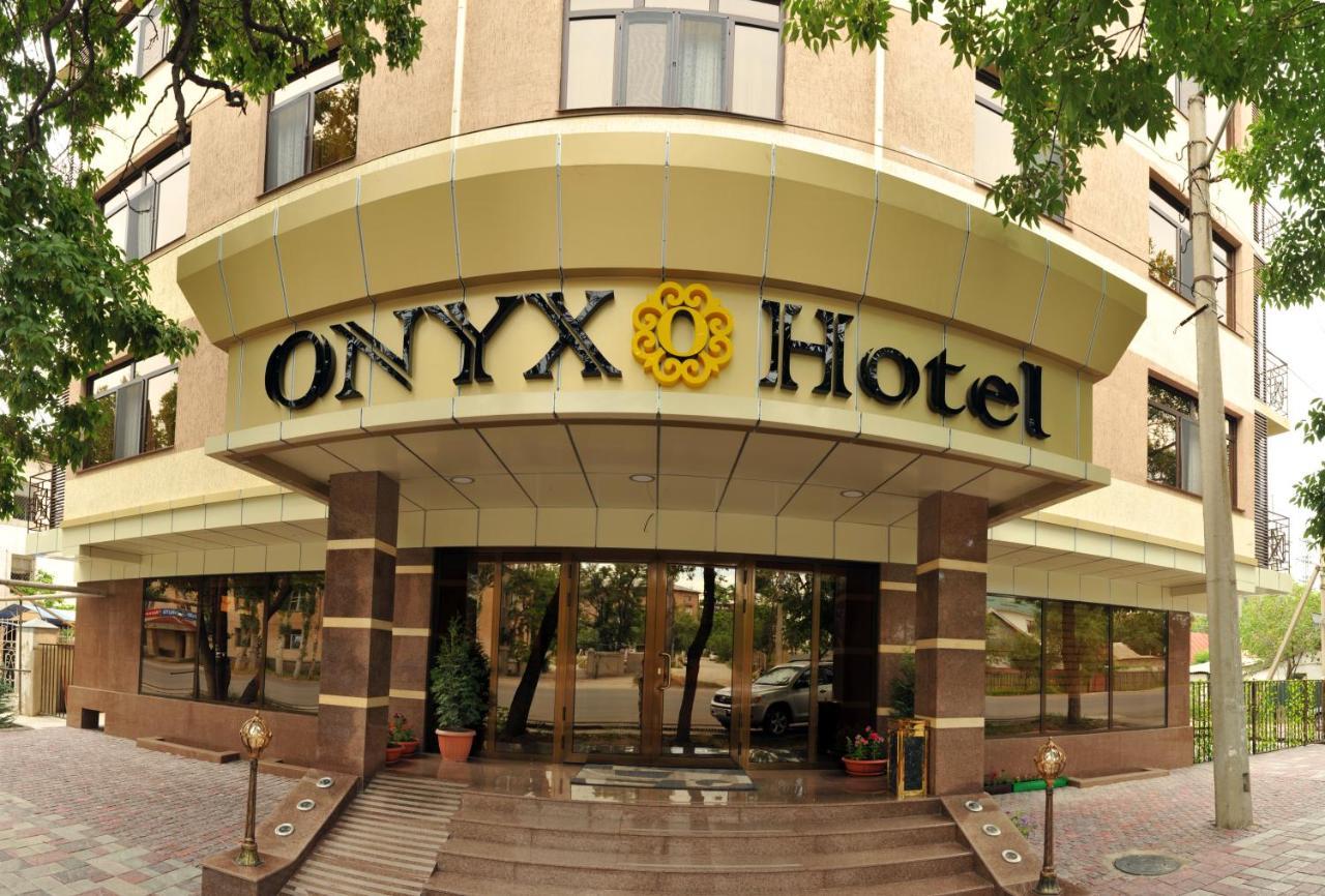 Onyx Hotel Бишкек Екстериор снимка