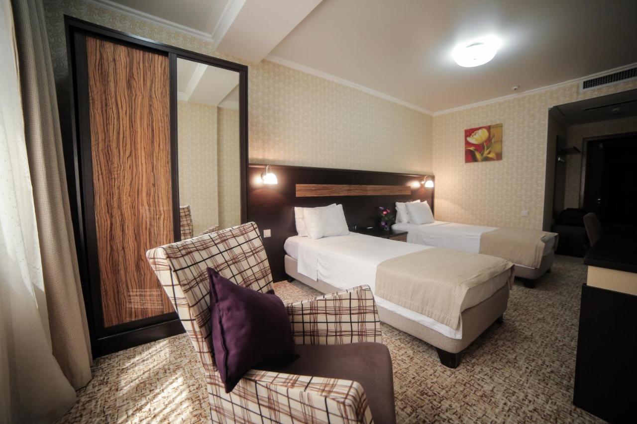 Onyx Hotel Бишкек Екстериор снимка