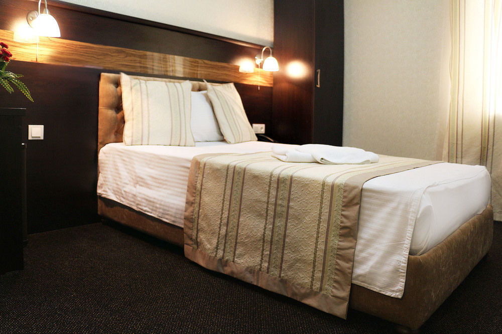 Onyx Hotel Бишкек Екстериор снимка