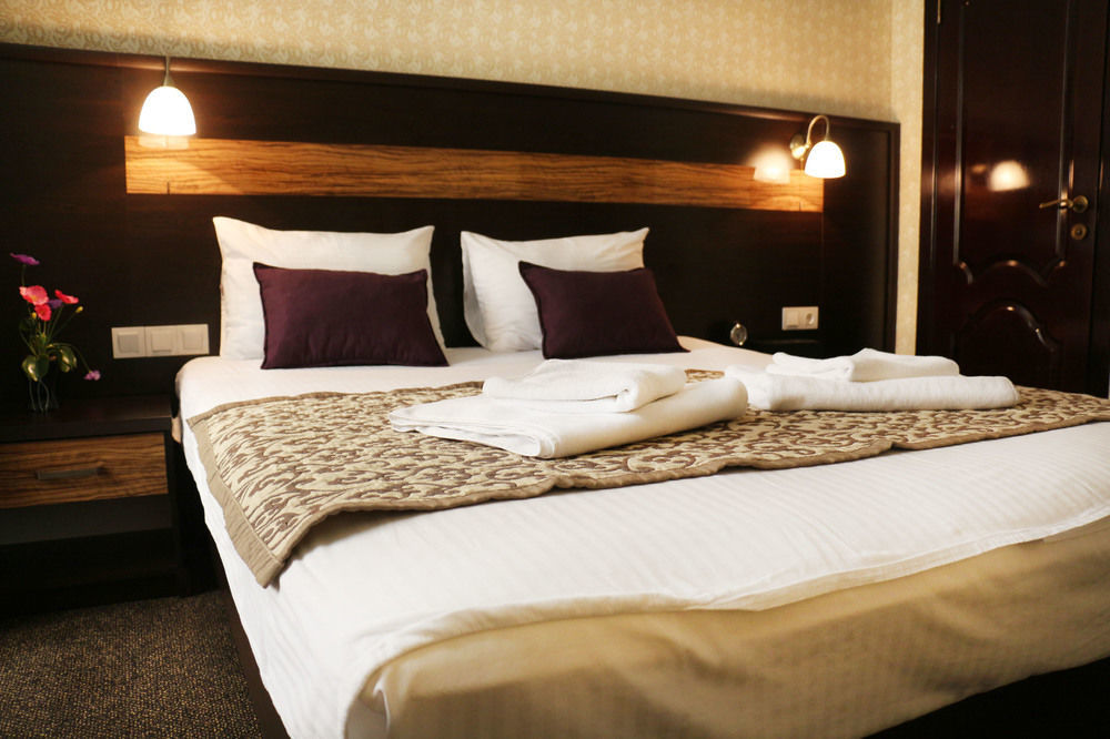 Onyx Hotel Бишкек Екстериор снимка