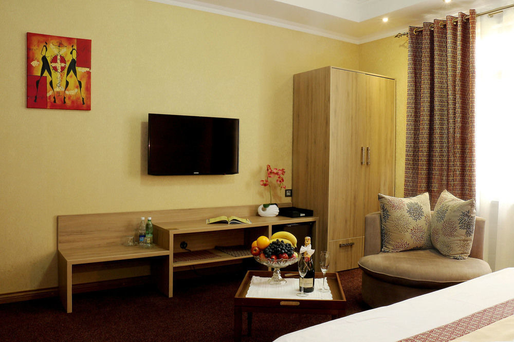 Onyx Hotel Бишкек Екстериор снимка