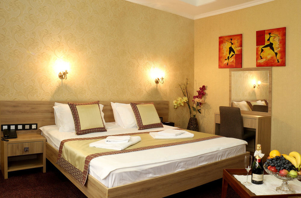 Onyx Hotel Бишкек Екстериор снимка