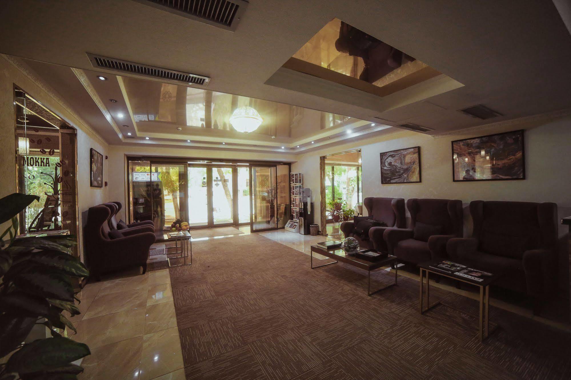 Onyx Hotel Бишкек Екстериор снимка